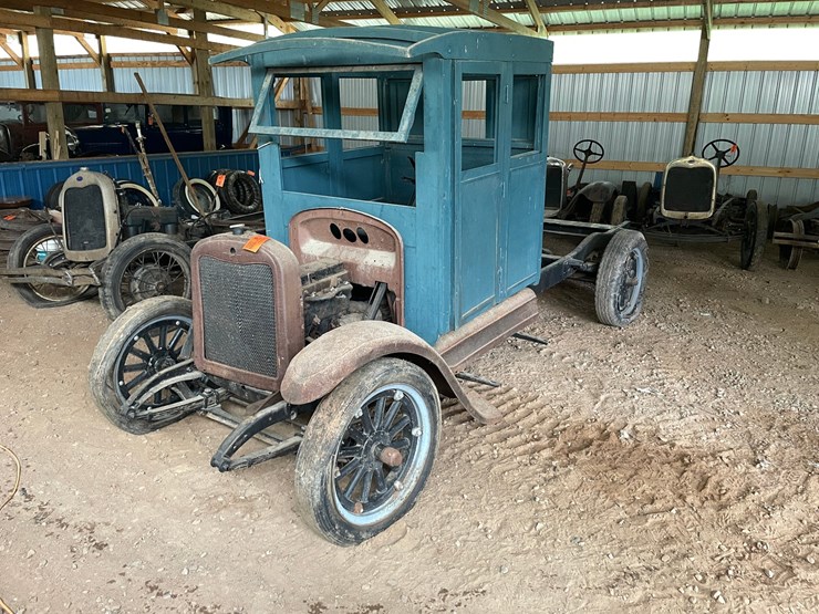 #1220-•-20's-era-chevy-pickup-(no-title)-image-1