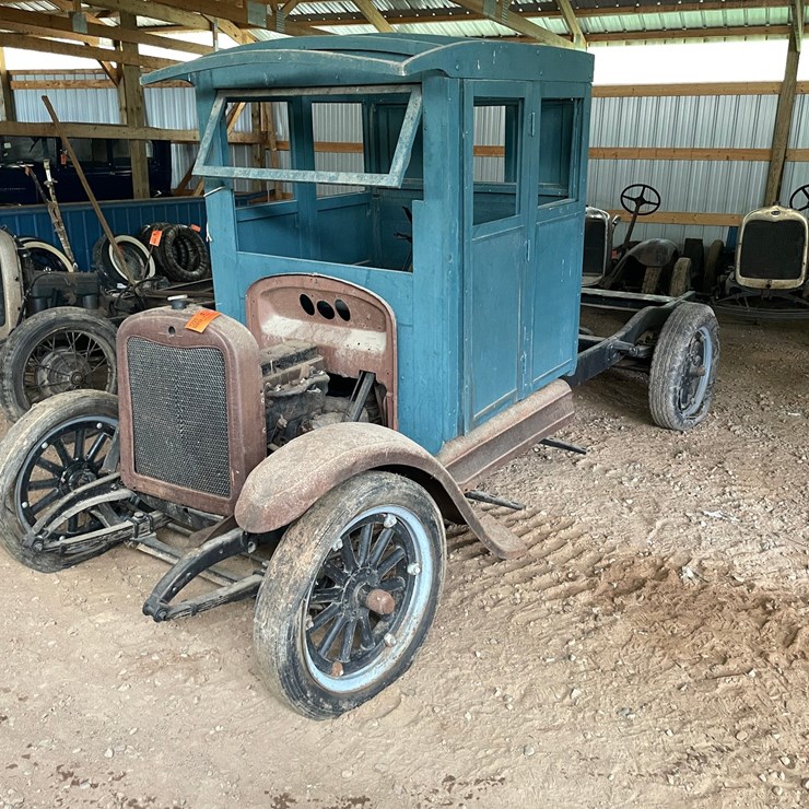 #1220 • 20's Era Chevy Pickup (No Title)