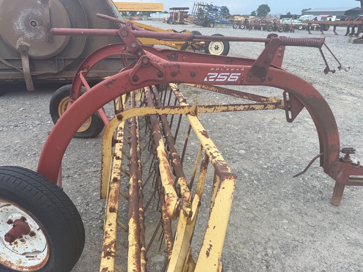 new-holland-256-image-19