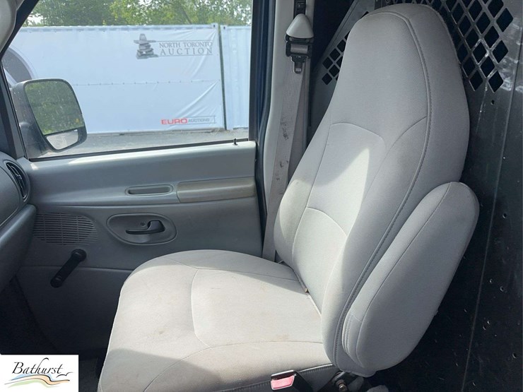 2006-ford-econoline-350-image-24