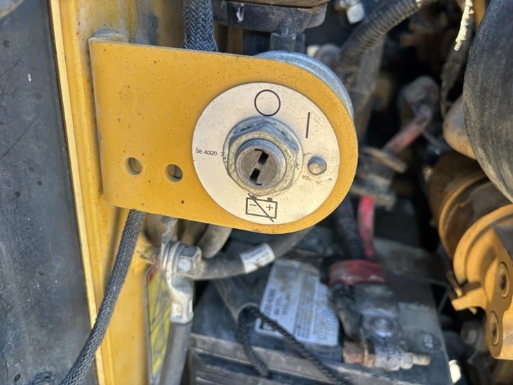 2018-caterpillar-259d-image-39