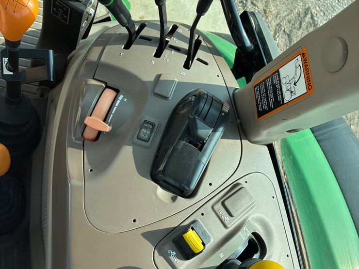 john-deere-5115m-image-10