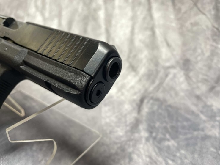 #10868-•-glock-model-17,-9mm-luger-semi-auto-pistol,-sn:-albx074-image-8