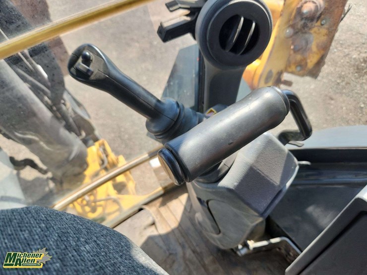 deere-410l-image-27