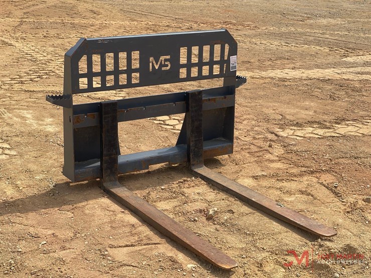 m5-48"-forks-skid-steer-attachment-image-1
