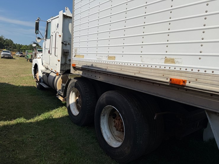 #52620-•-1990-whitegmc-wia-areo-series-sleeper-t/a-truck-tractor-4v1wdbjf3ln629984-inv#52620-image-4