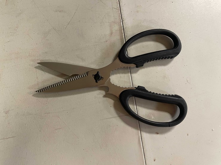 #10813-•-mossy-oak-all-purpose-game-shears-image-2