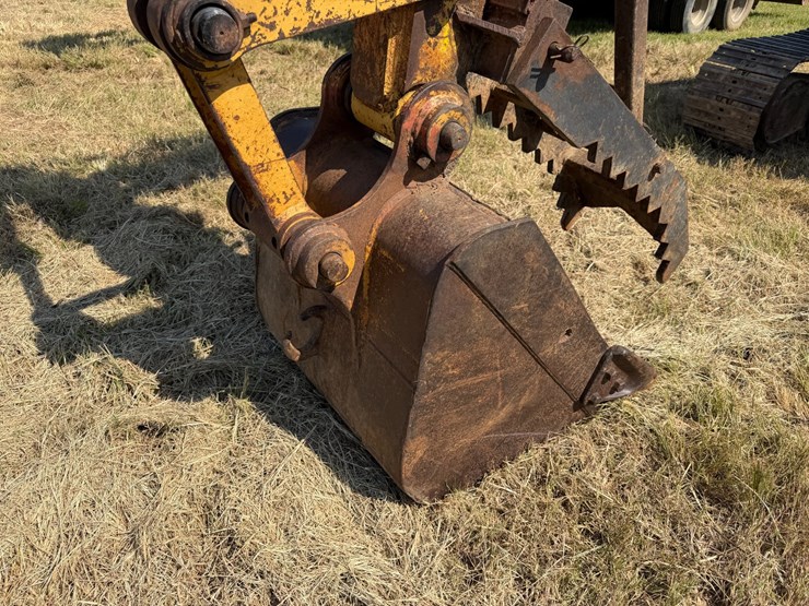 caterpillar-307-image-41