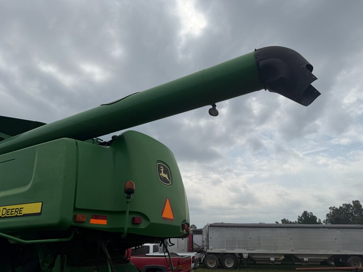 2011-john-deere-9770-sts-image-16