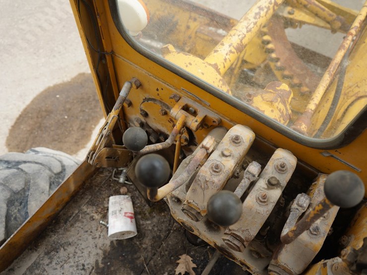 allis-chalmers-m100-motor-grader-image-28