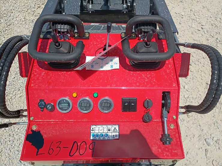 #l63-009-•-2026-zjg-380-mini-skid-steer-image-11