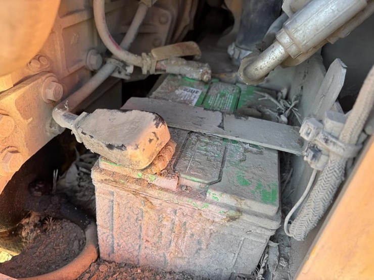 2014-caterpillar-226b3-image-33