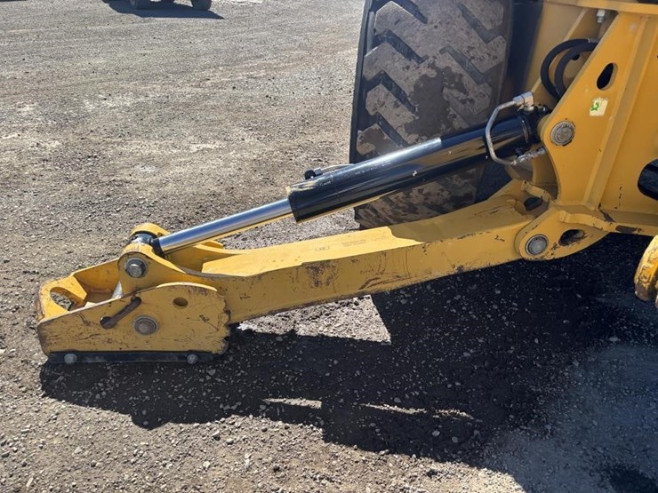 2012-caterpillar-420f-image-26