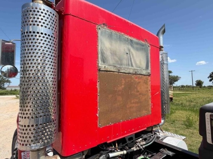 2005-kenworth-t800-image-23