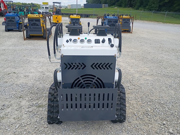 #l63-020-•-2026-zjg-380-mini-skid-steer-image-3