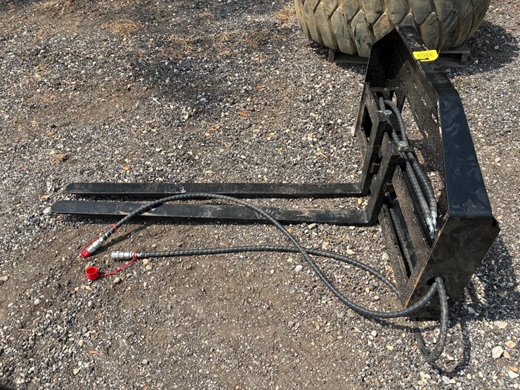 #3803-•-side-shift-pallet-forks-image-2