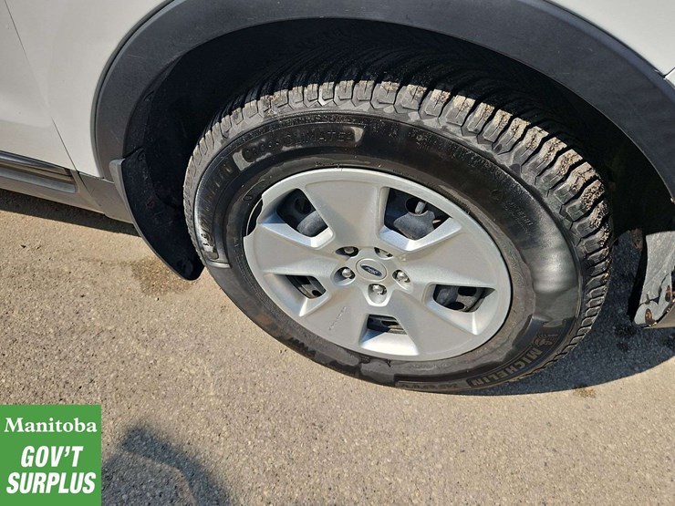 2013-ford-explorer-image-13