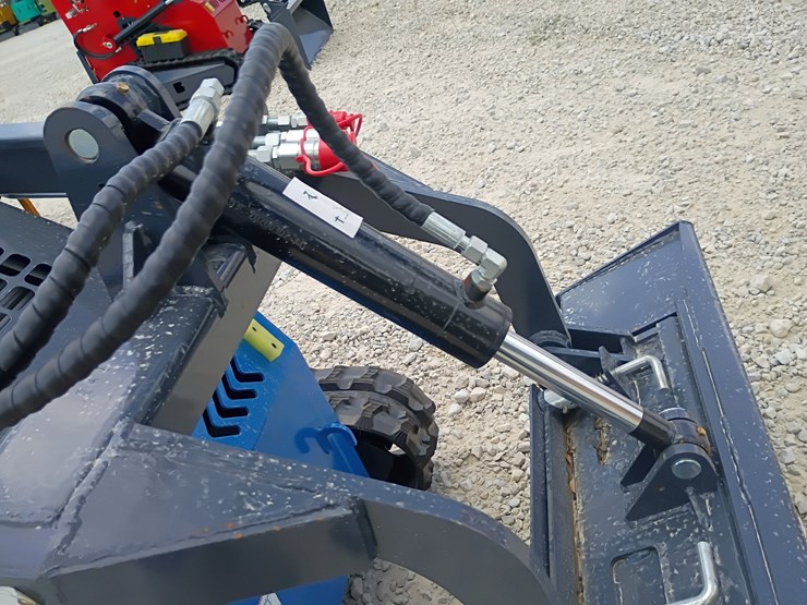 #l63-007-•-2026-zjg-380-mini-skid-steer-image-23