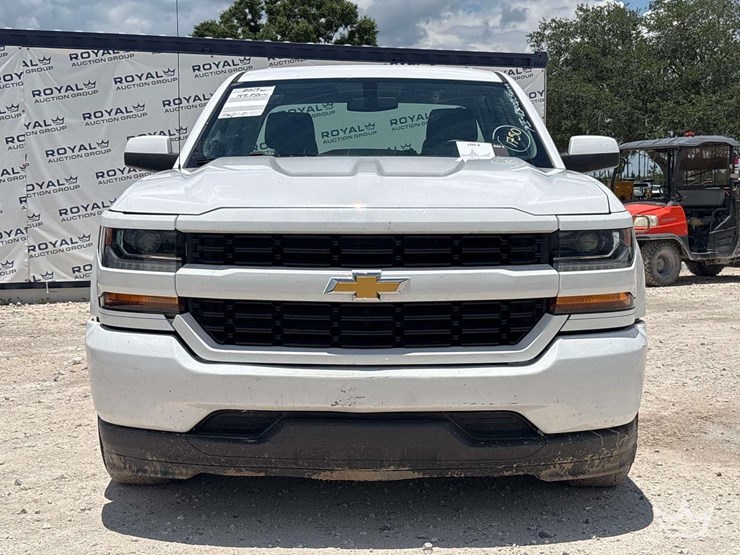 2019-chevrolet-silverado-1500-image-21