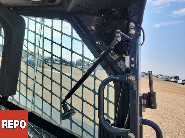 deere-326d-image-50