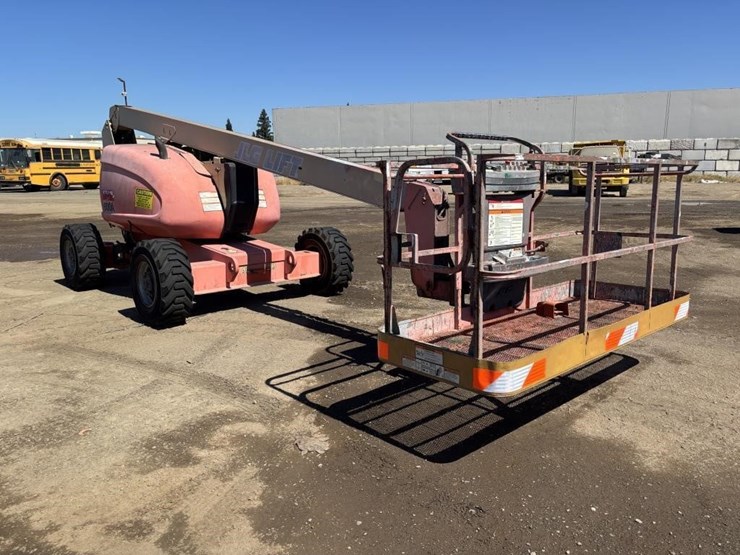 2003-jlg-600a-image-2