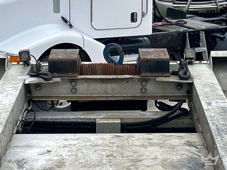 2020-freightliner-m2-106-image-14