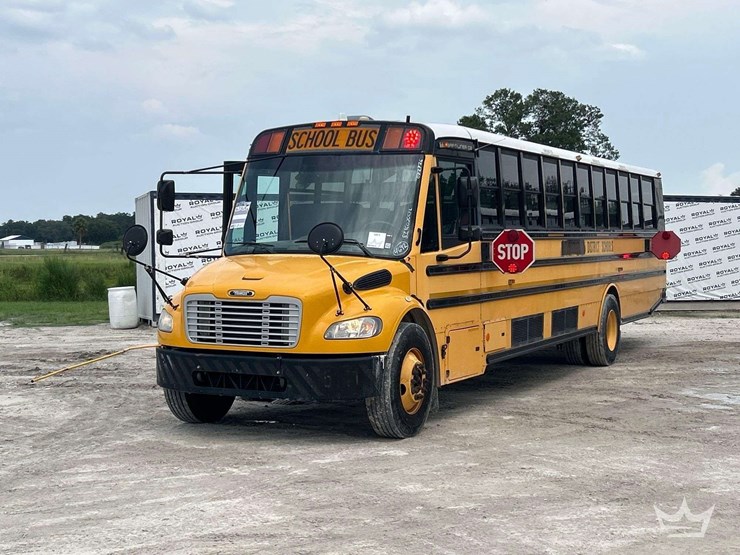2016-freightliner-b2-image-1
