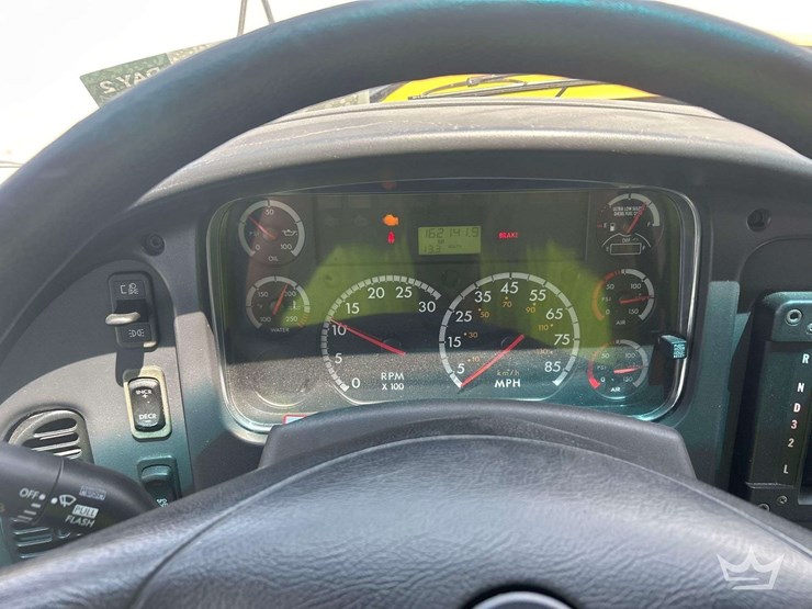 2016-freightliner-b2-image-10
