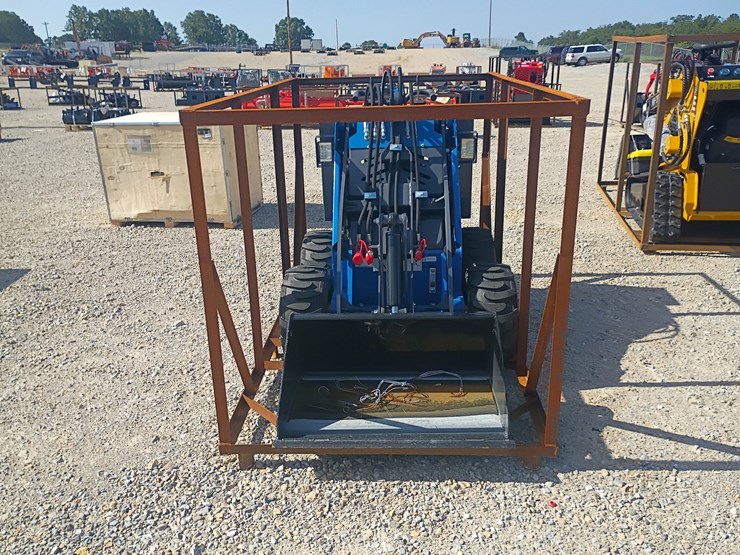 #l66-010-•-2026-agt-mx-mrw14-mini-skid-steer-image-3
