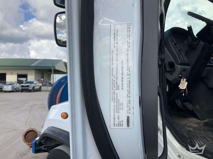 2016-freightliner-114sd-image-5