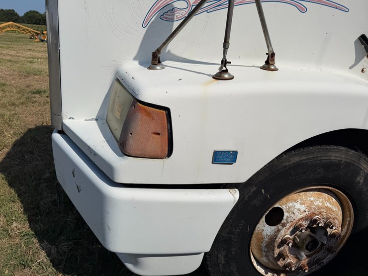 #52620-•-1990-whitegmc-wia-areo-series-sleeper-t/a-truck-tractor-4v1wdbjf3ln629984-inv#52620-image-38