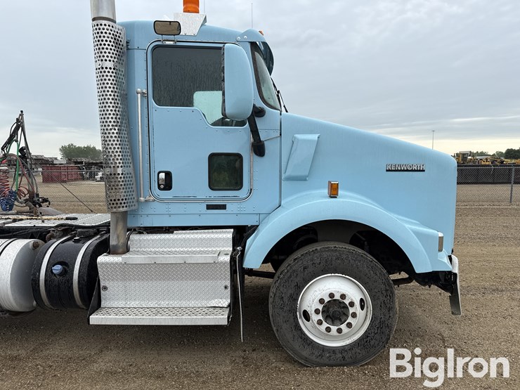 2014-kenworth-t800-image-12