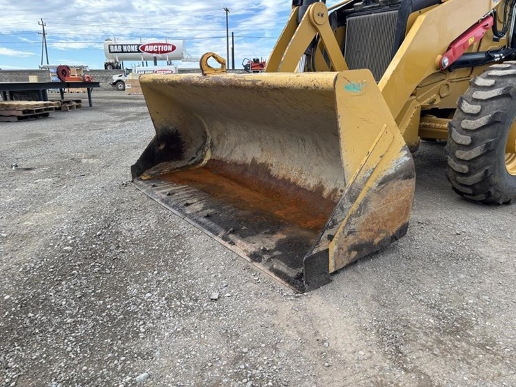 2022-caterpillar-430-image-10