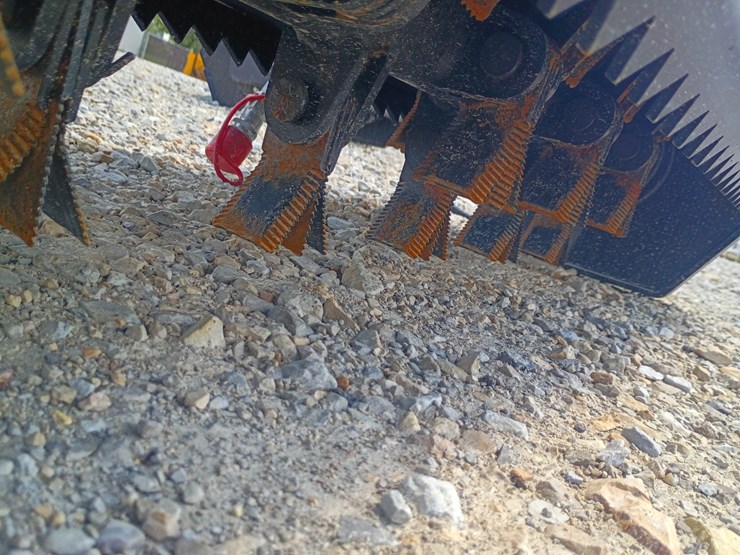 #l65-038-•-lanch-flail-mower-mini-skid-steer-attachment-image-9