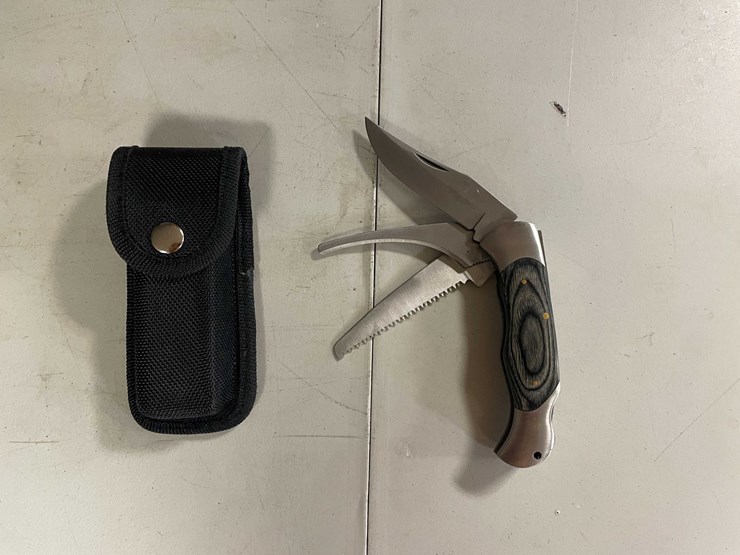 #10823-•-3-blade-knife-w/gut-hook-blade-image-1