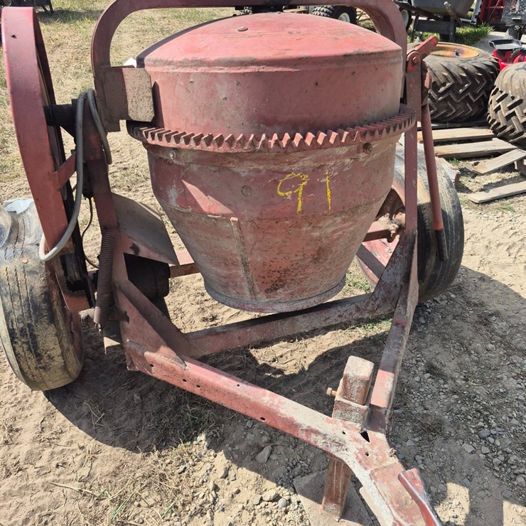 #91 • Towable cement mixer