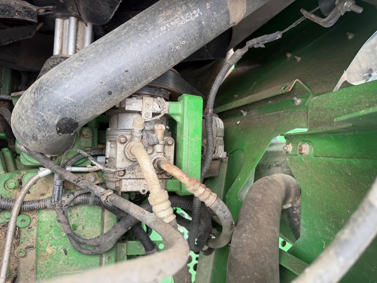 2011-john-deere-9770-sts-image-95