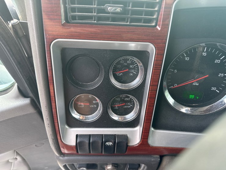 2007-kenworth-t600-image-37