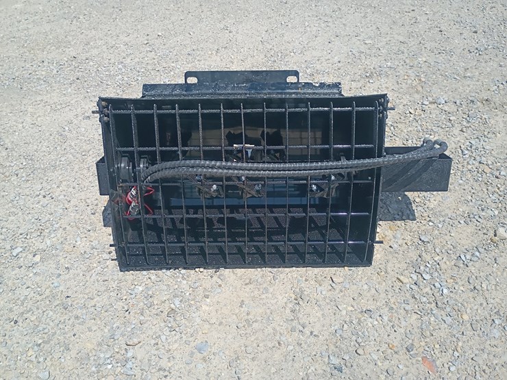 #l65-030-•-lanch-mixing-bucket-mini-skid-steer-attachment-image-1