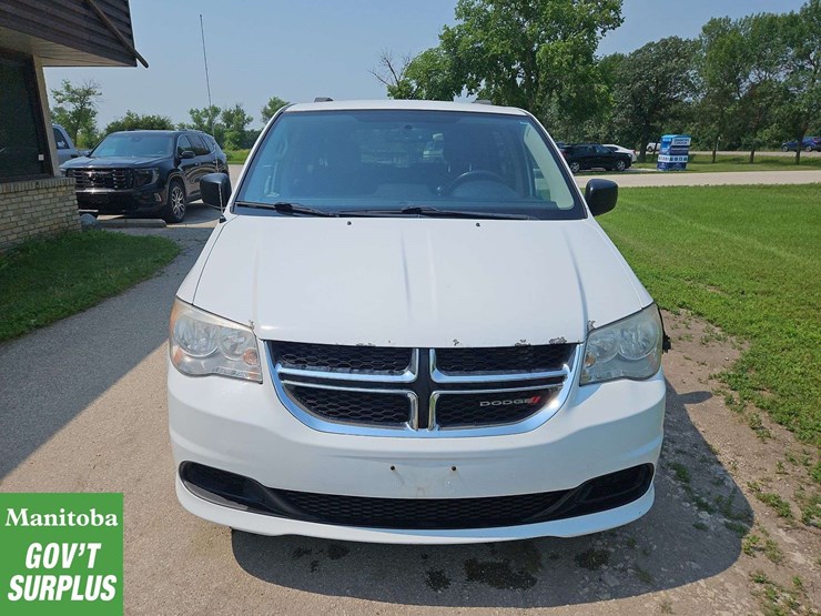 2014-dodge-grand-caravan-image-3