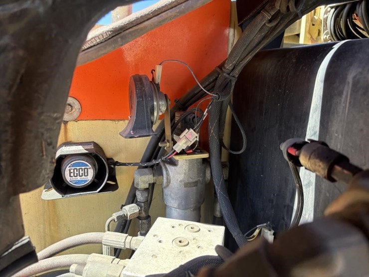 2003-jlg-600a-image-35