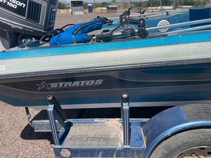 #2151-•-1989-stratos-bass-boat-and-stratos-trailer-image-23