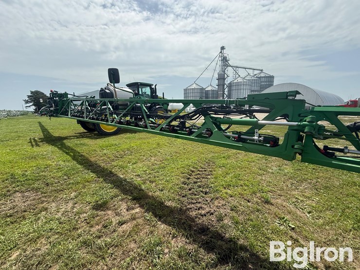 2020-john-deere-r4038-image-19
