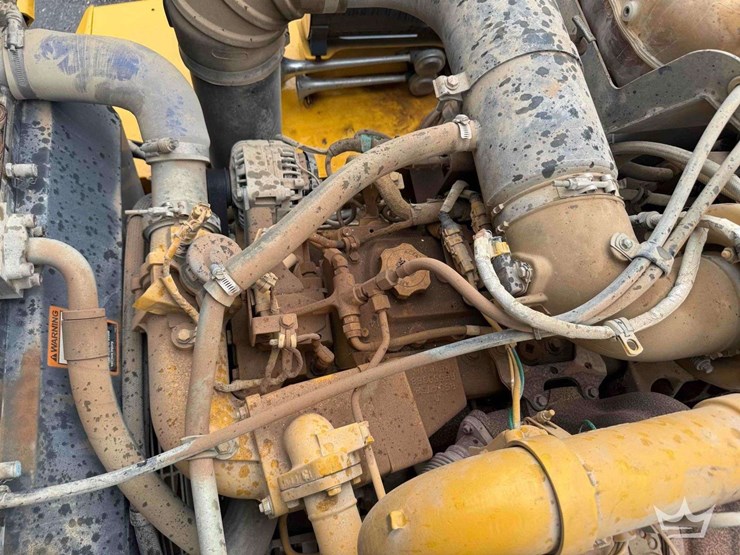 2013-deere-250d-image-34