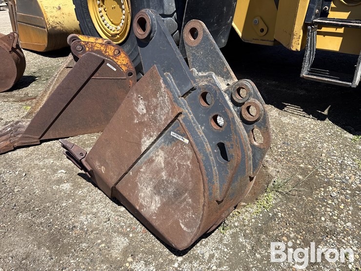 central-fabricators-430e-backhoe-frost-bucket-image-7