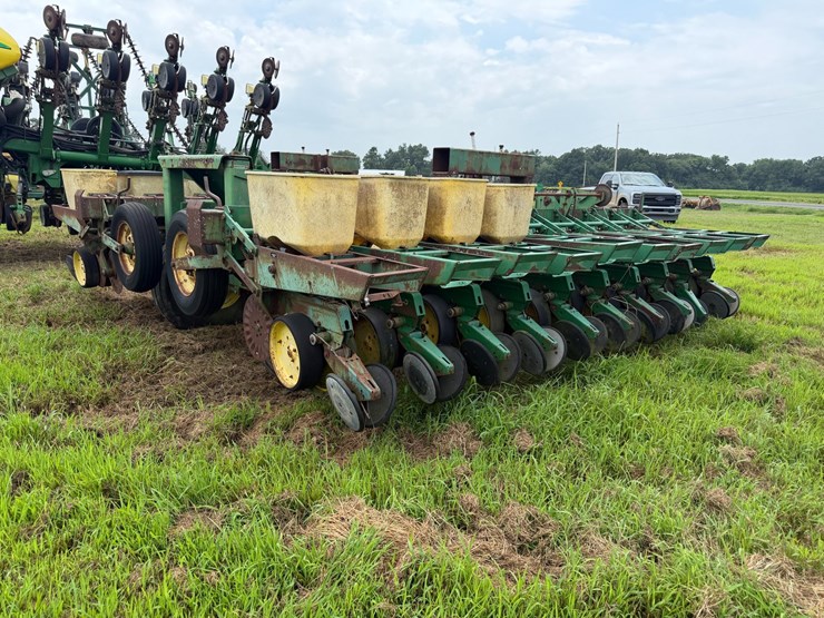 john-deere-530-image-3