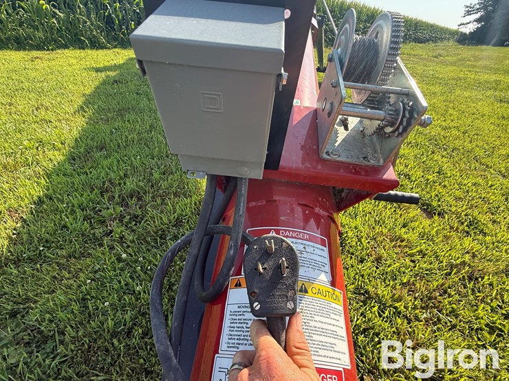 2021-universal-industries-1537-short-field-loader-electric-belt-conveyor-image-14