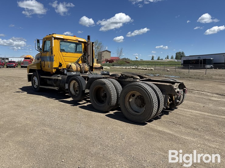 1995-mack-ch613-image-7