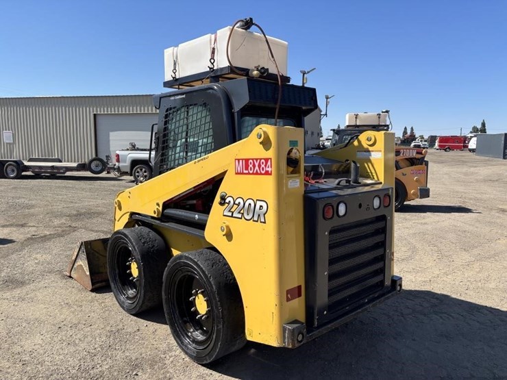 2018-yanmar-s220r-image-4