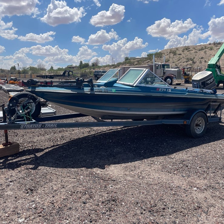 #2151 • 1989 Stratos Bass Boat and Stratos Trailer